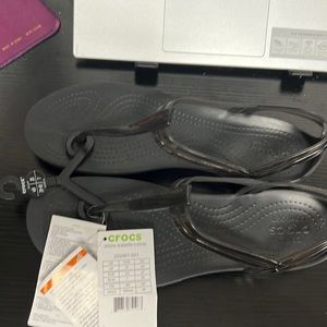 Croc Isabella t-strap